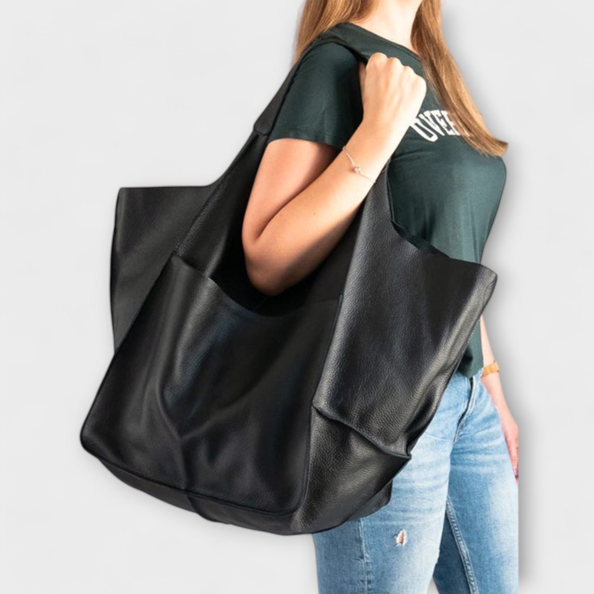 Spacious Weekend Travel Bag