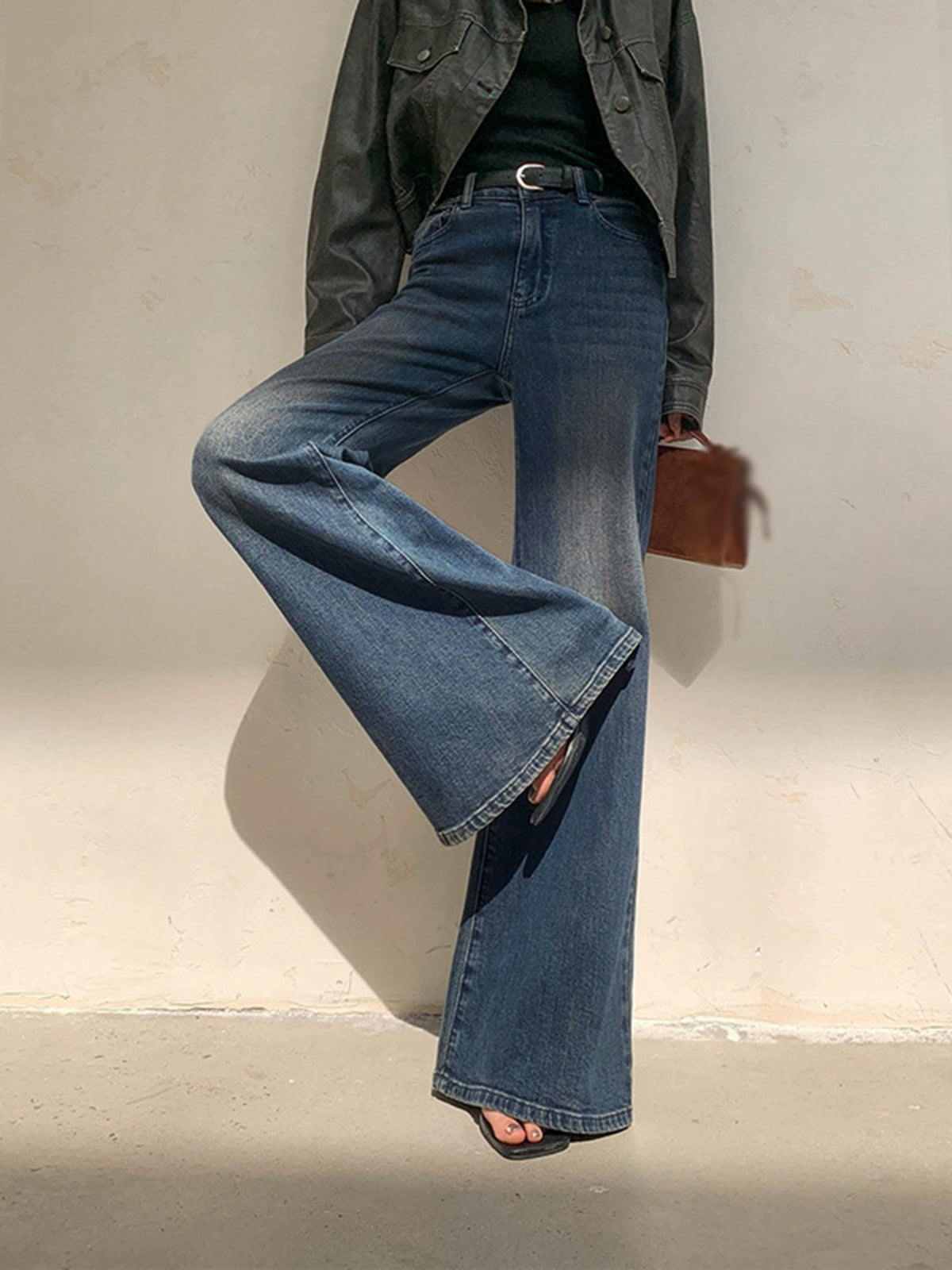 Vintage Low Rise Relaxed Wide Leg Jeans