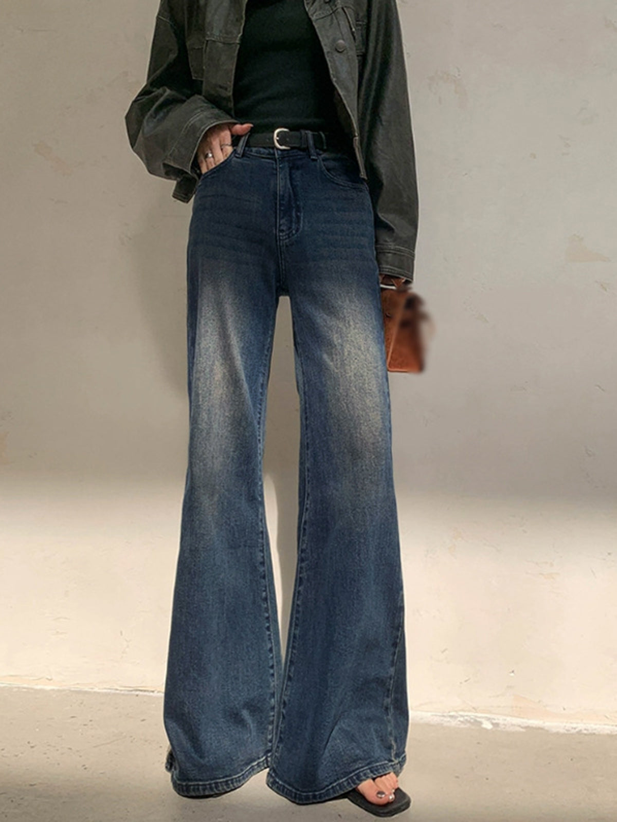 Vintage Low Rise Relaxed Wide Leg Jeans