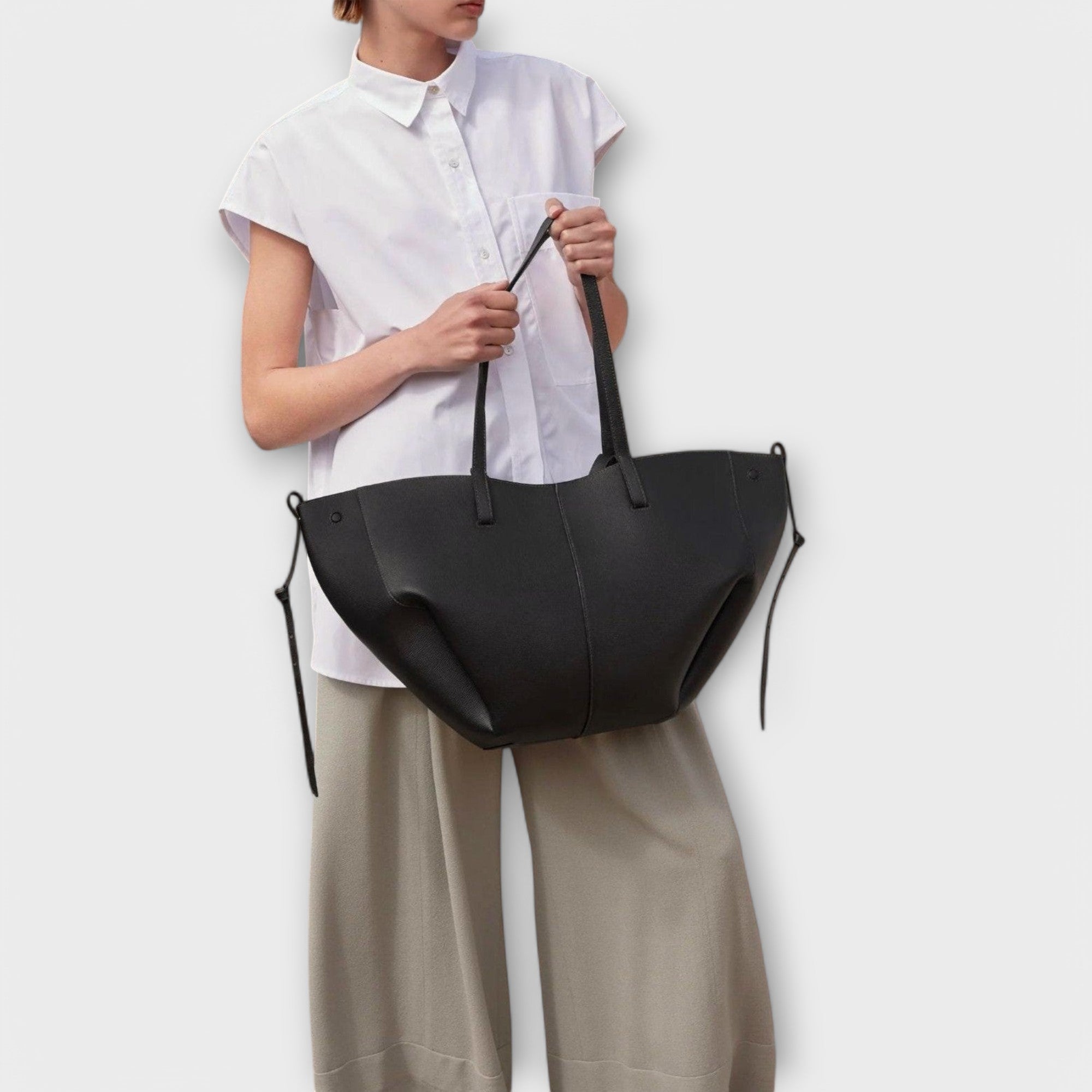 Chic Aura Bag