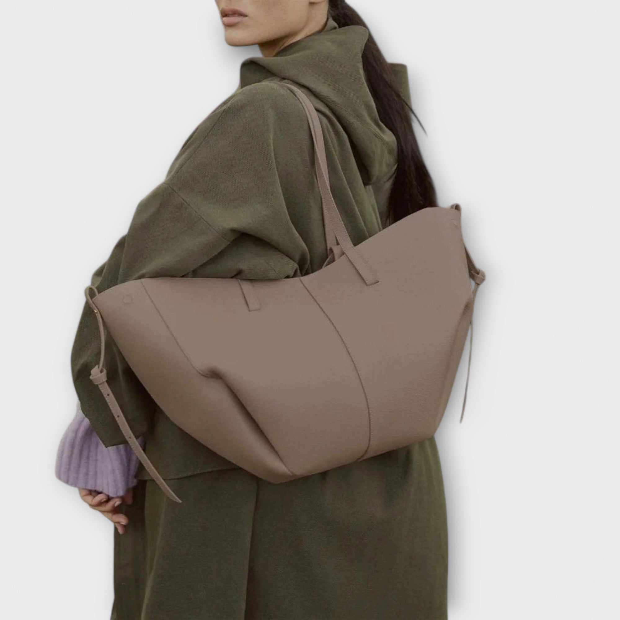 Chic Aura Bag