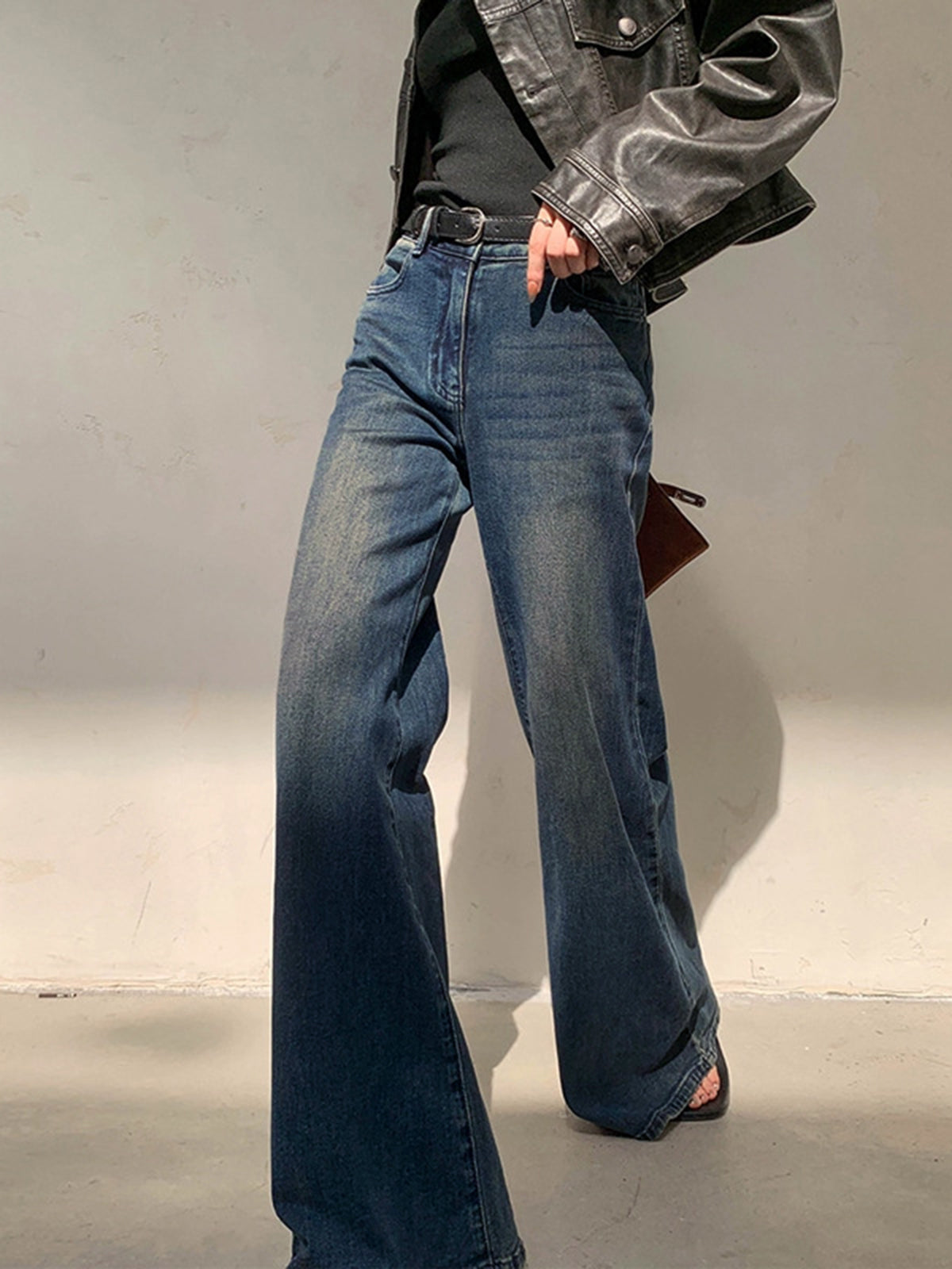 Vintage Low Rise Relaxed Wide Leg Jeans